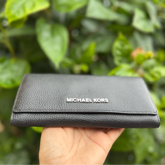 Michael Kors Jet Set Travel LG Carryall Wallet Black - Picture 3 of 9